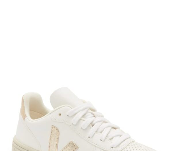 V-10 Sneaker (Unisex)